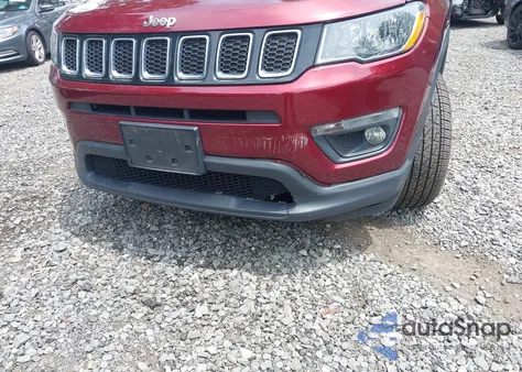 2021 Jeep Compass Latitude 4X4 z USA, uszkodzony, nr VIN 3C4NJDBB8MT540973